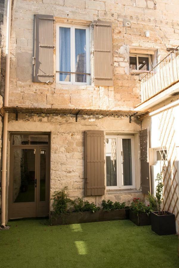 Les Suites Du 17 エーグ・モルト エクステリア 写真